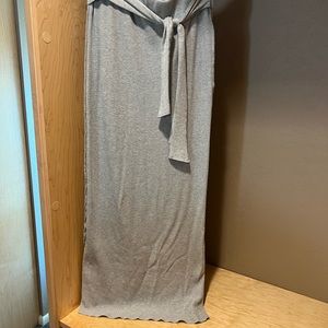 Surplus M pull on, fitted maxi, ruffout skirt in light grey w/ tie front